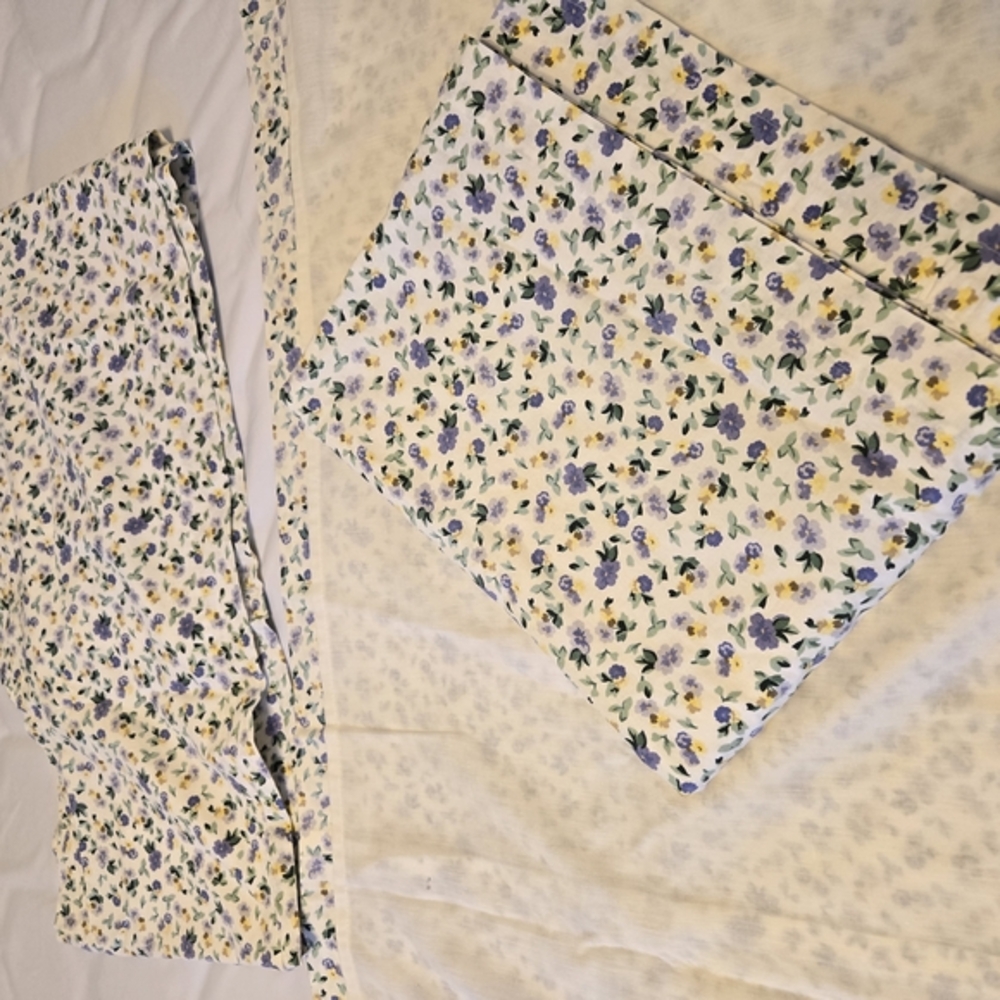 Laura Ashley Polyanthus Set of Three Lined Valances